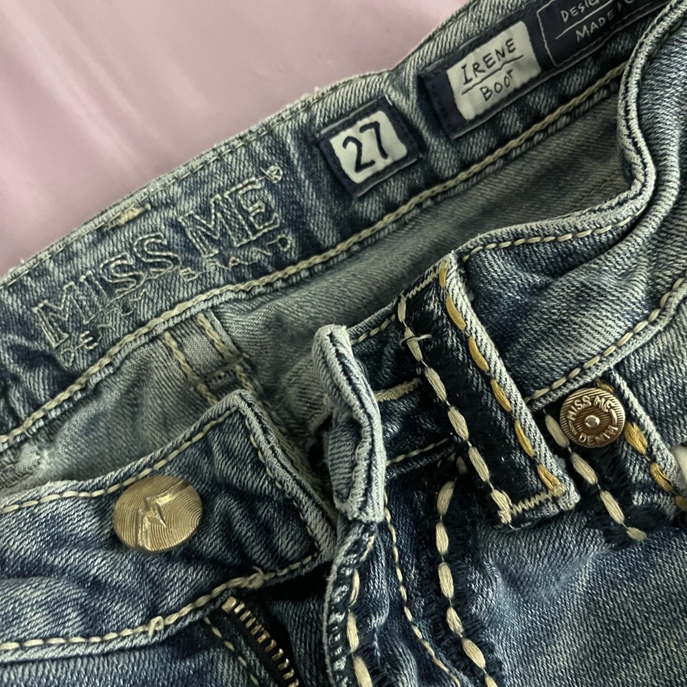 Low Rise Miss Me Jeans - Picture 2 of 4